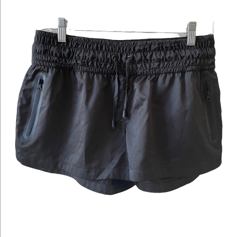 Blanc Noir Solid Black Elastic Waistband Athletic Shorts/ medium